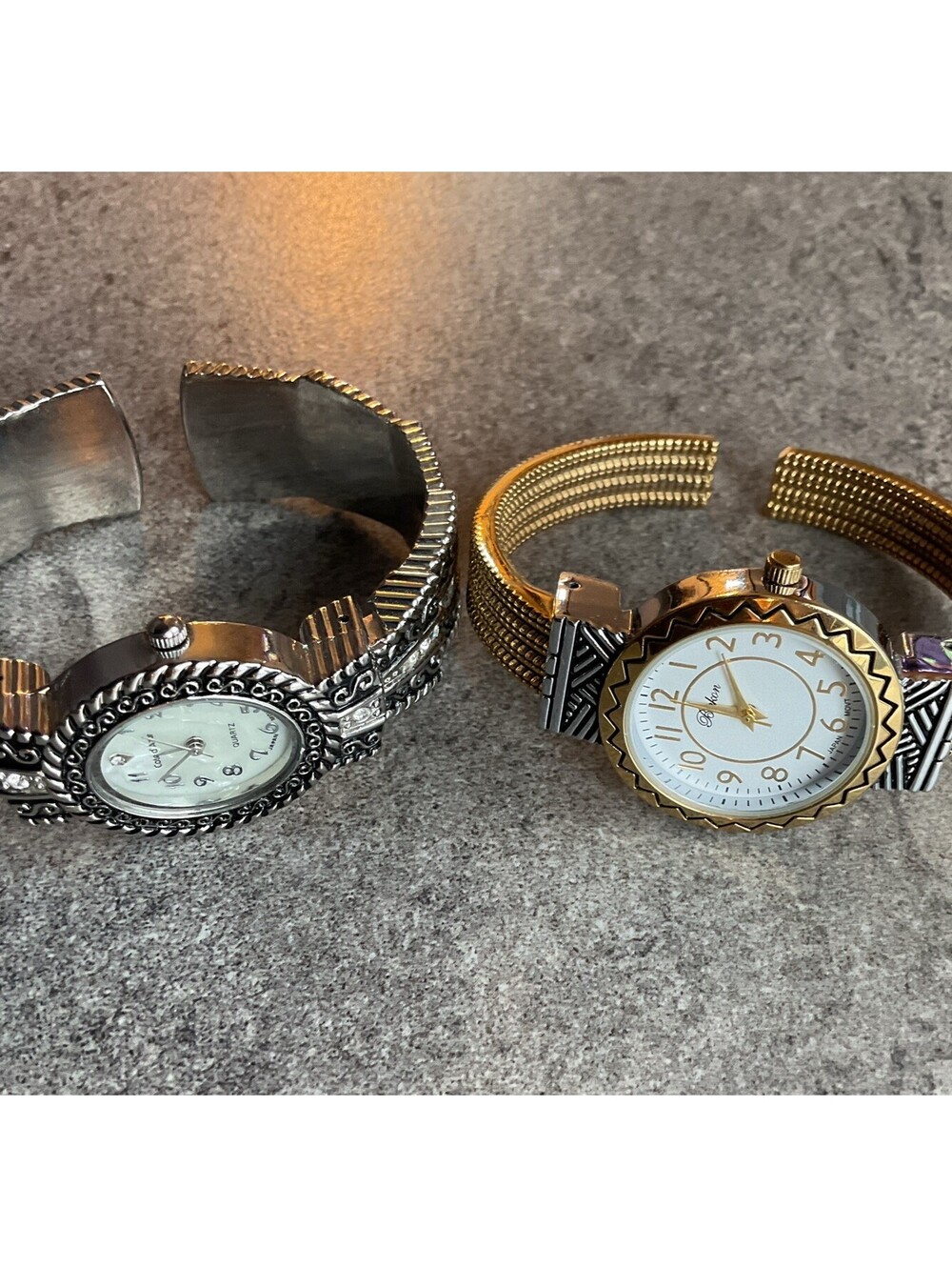 Beautiful Pair Of Vintage Womens Bracelet Watches Both Run Great B-P